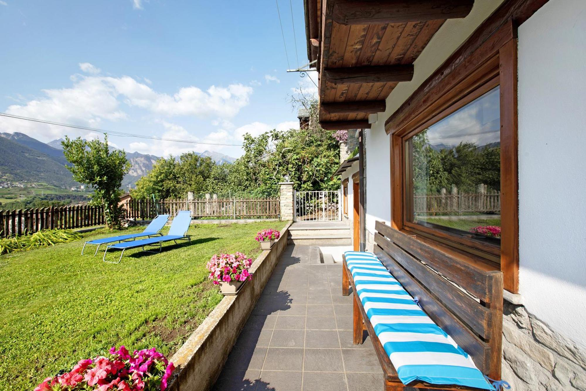 Casa Sabrina - Appartamento Blu Aosta Exterior foto
